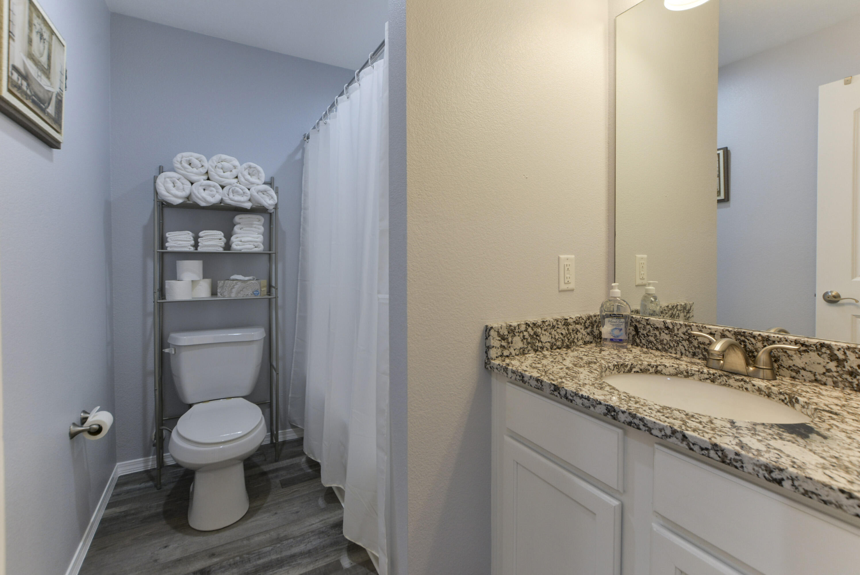 Listing image 105