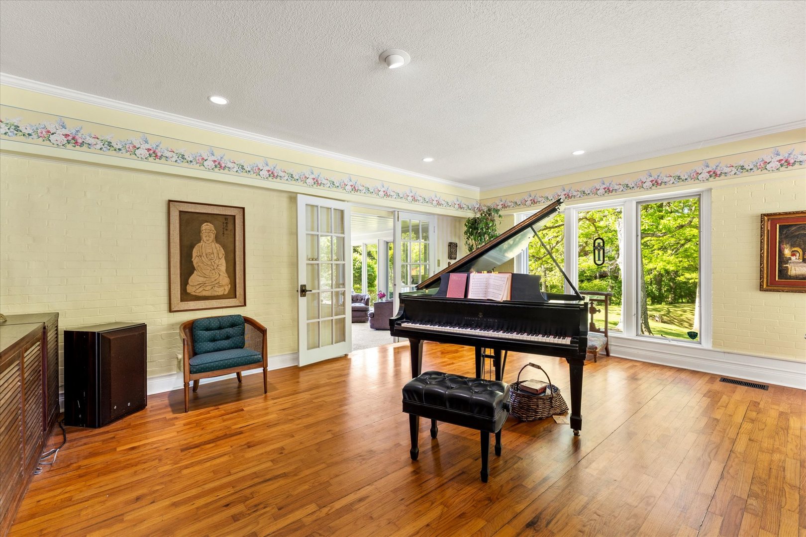 Listing image 12