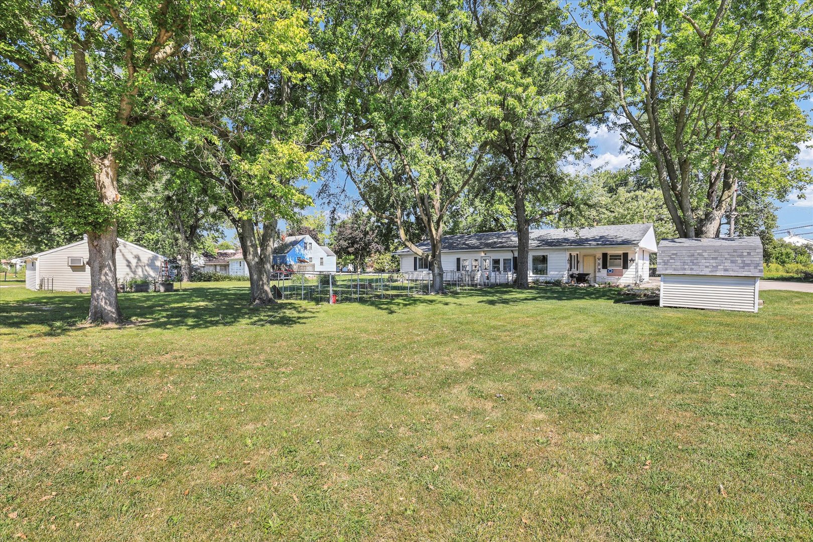 Listing image 14