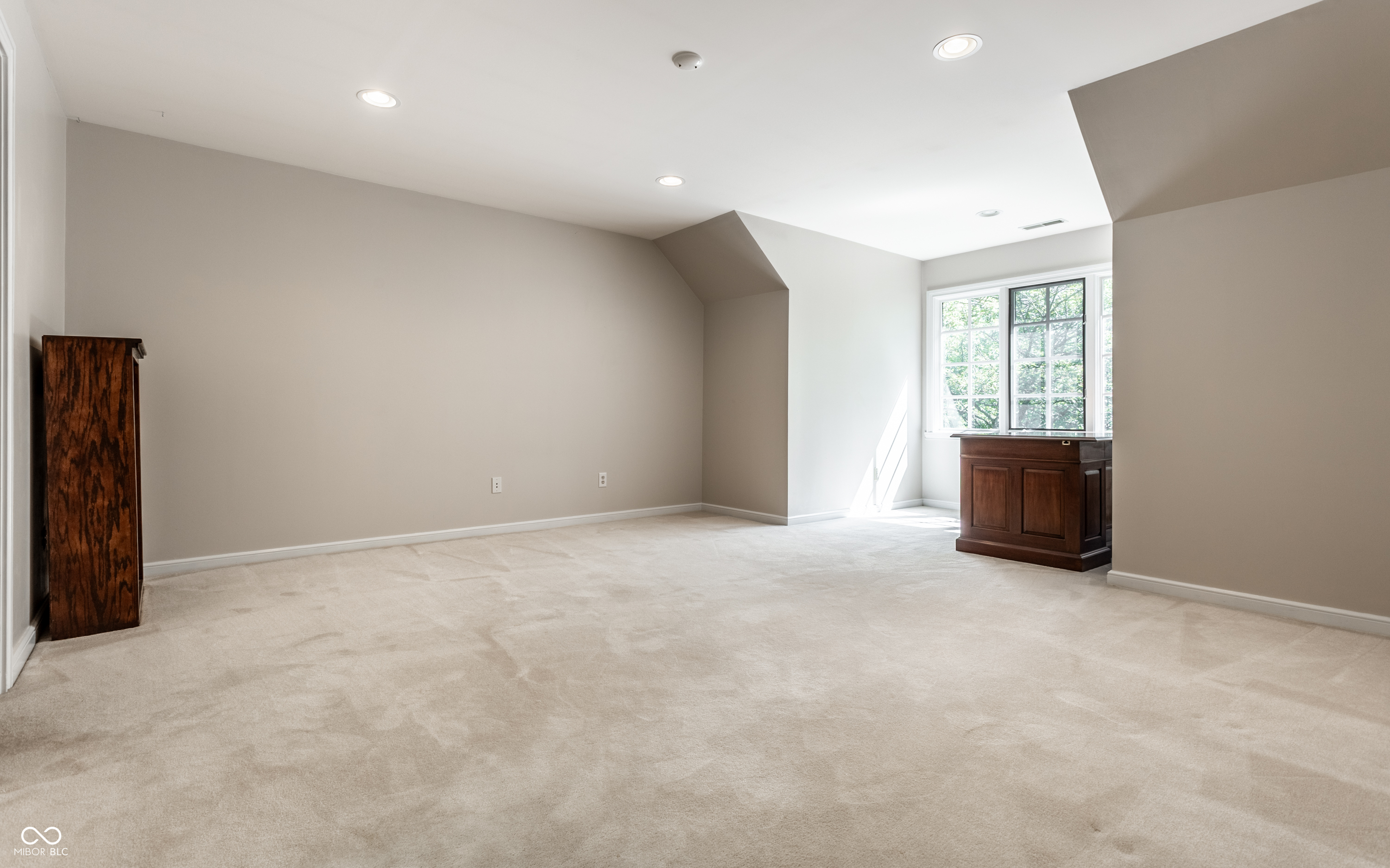 Listing image 57