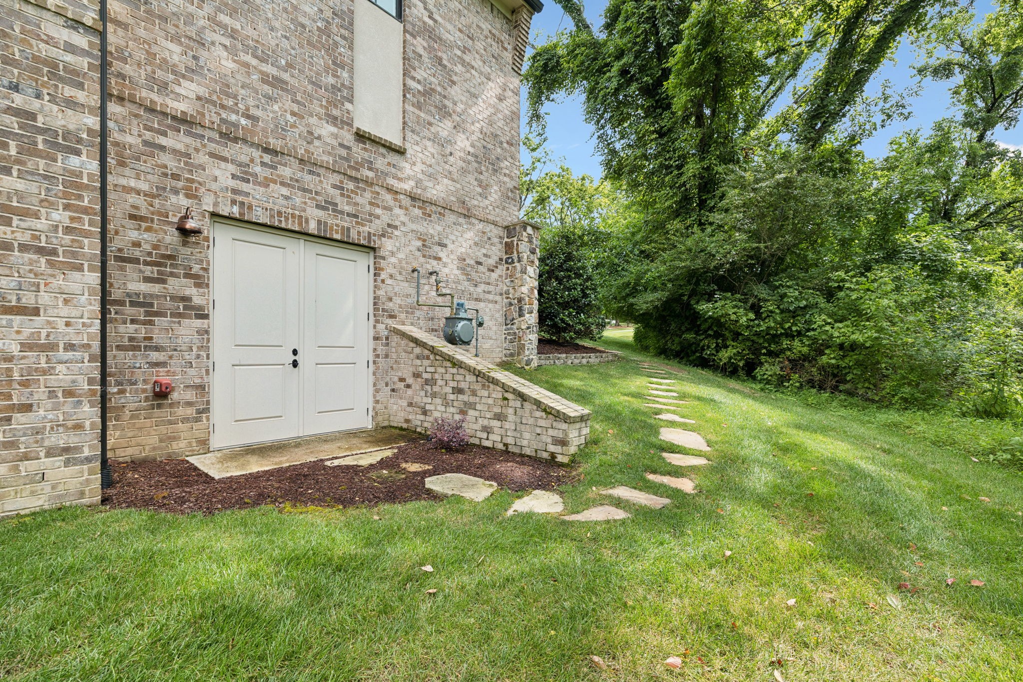 Listing image 63