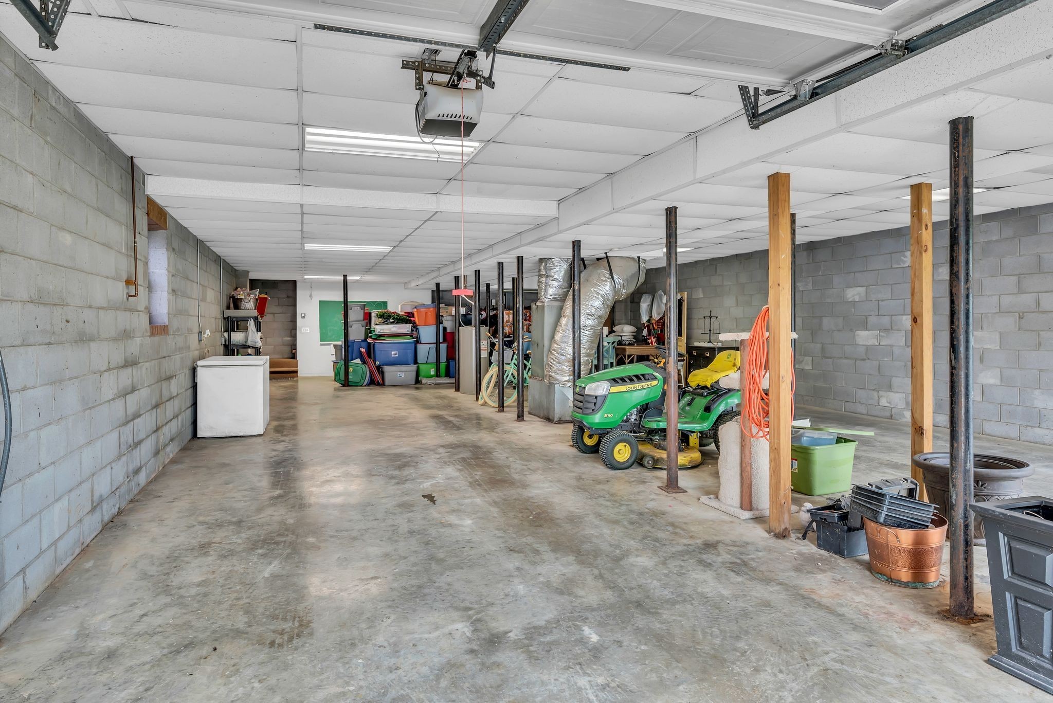 Listing image 44