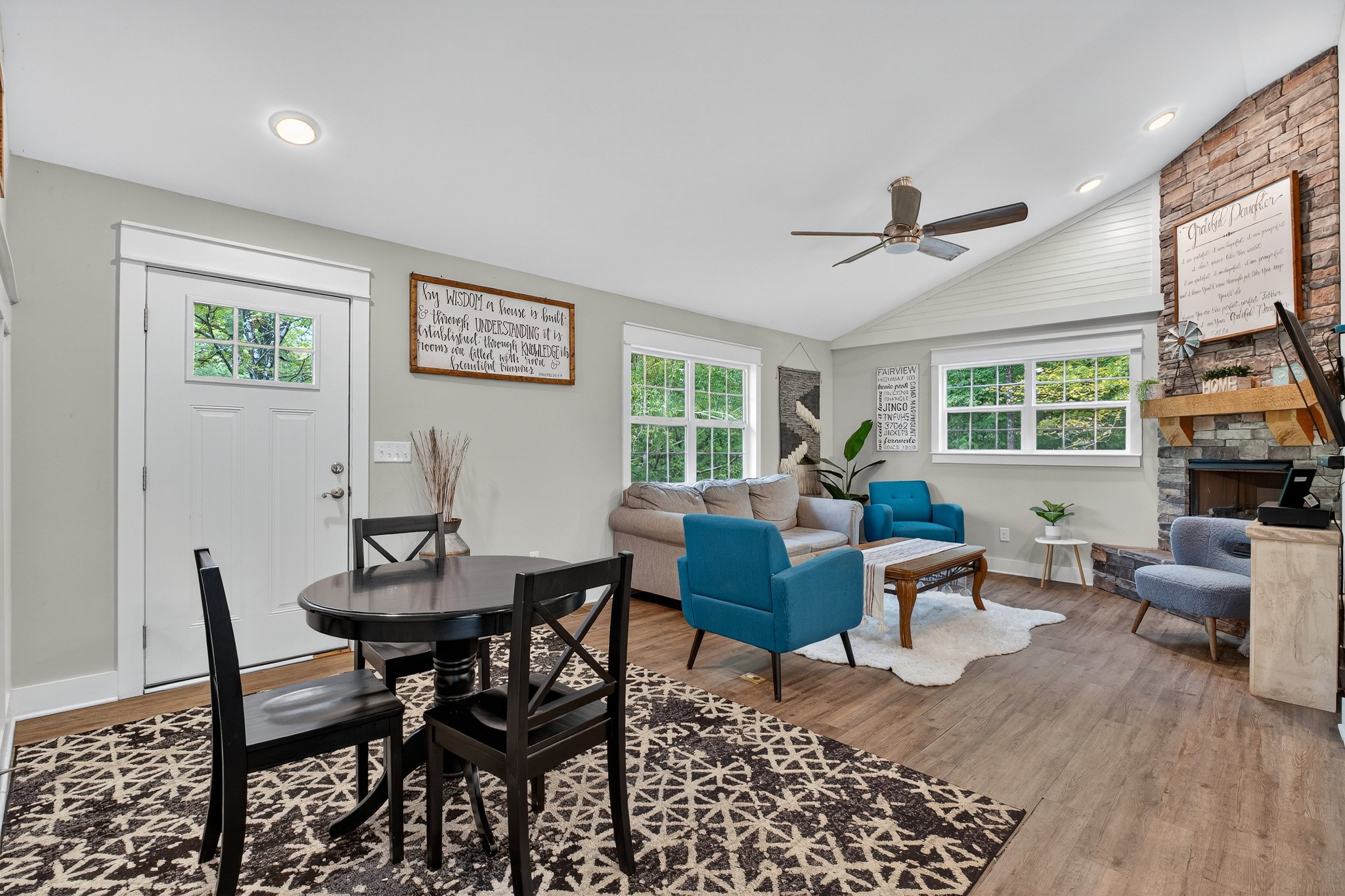 Listing image 54