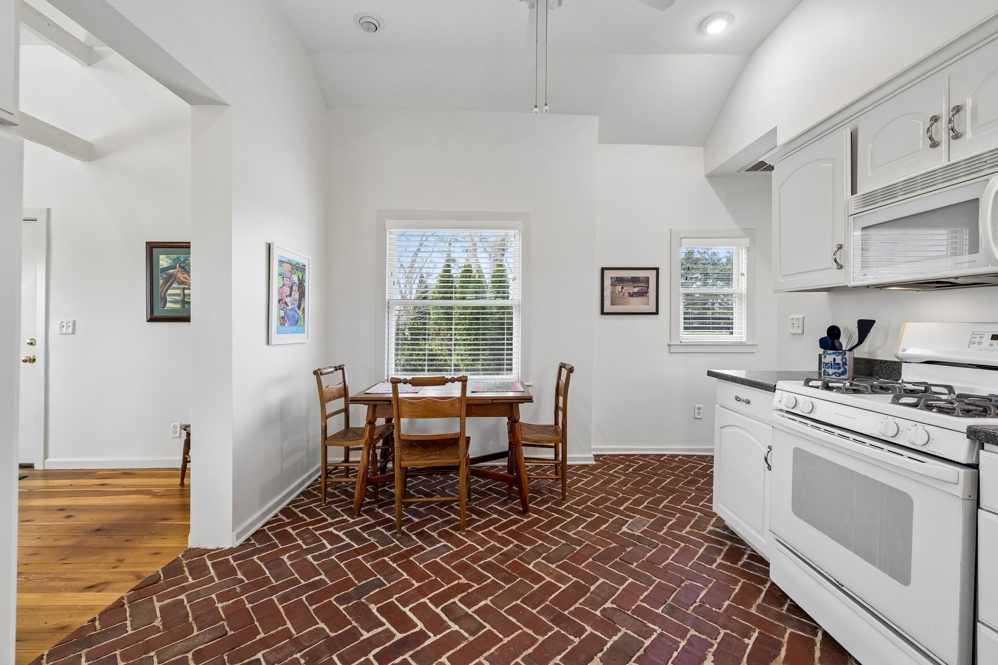Listing image 73