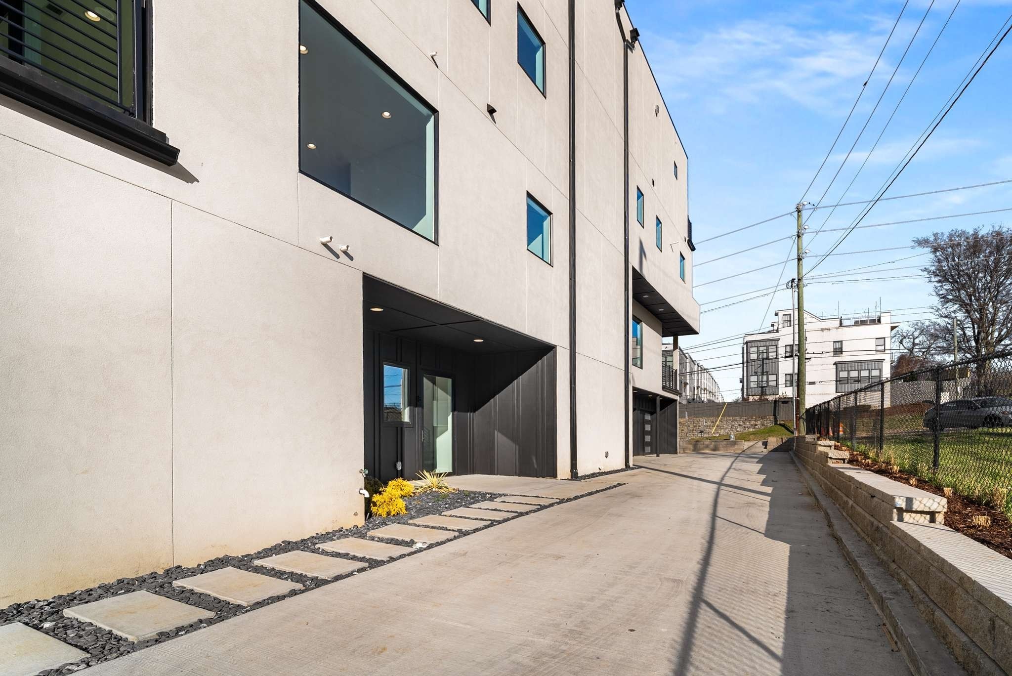 Listing image 76