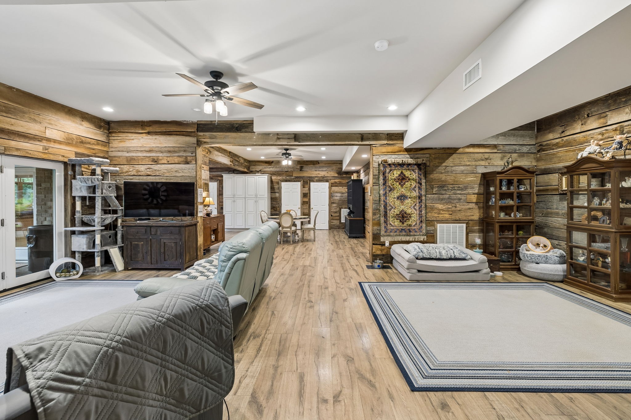 Listing image 56