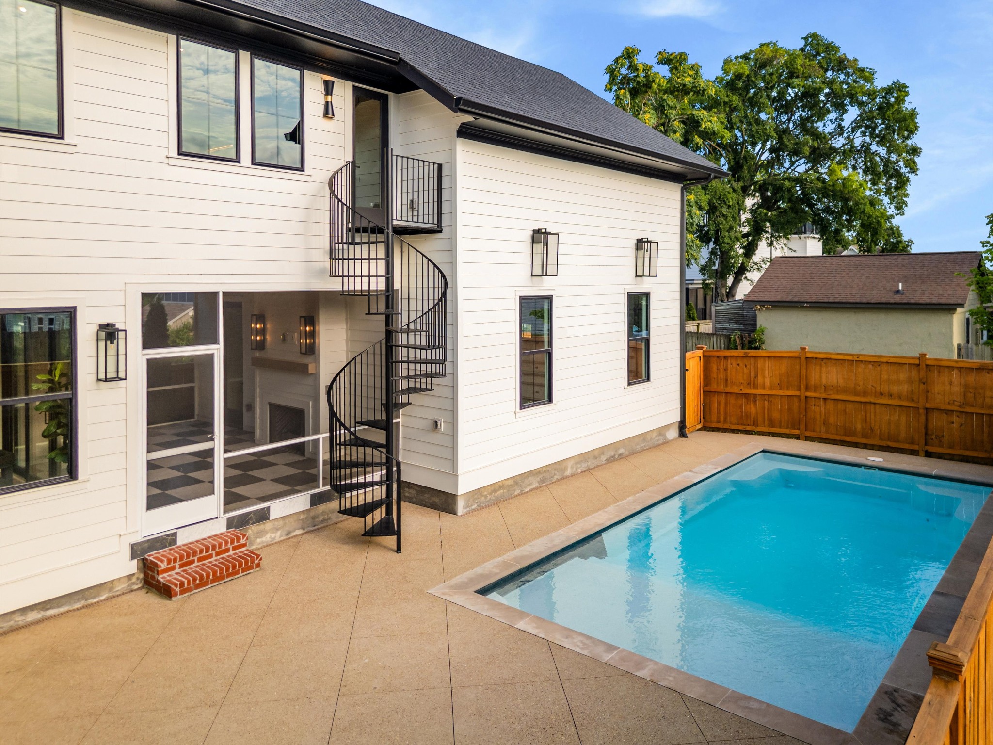 Listing image 2