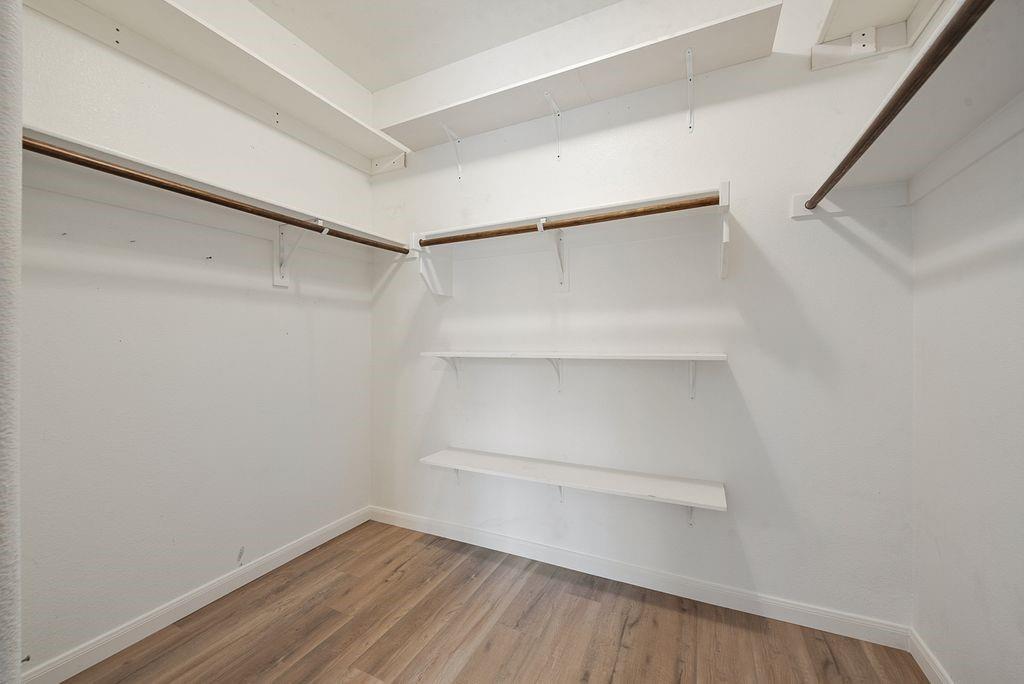 Listing image 53