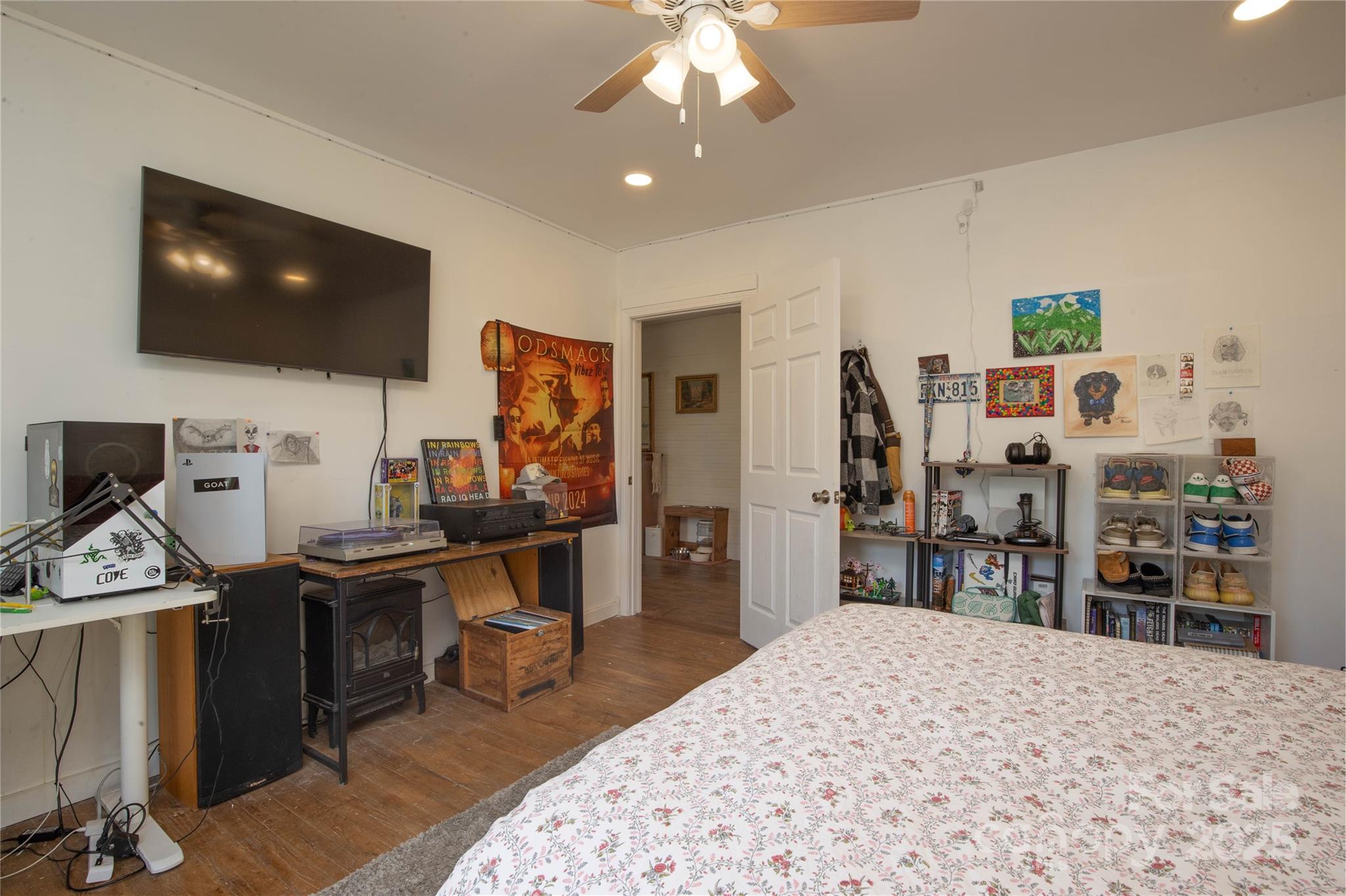 Listing image 12