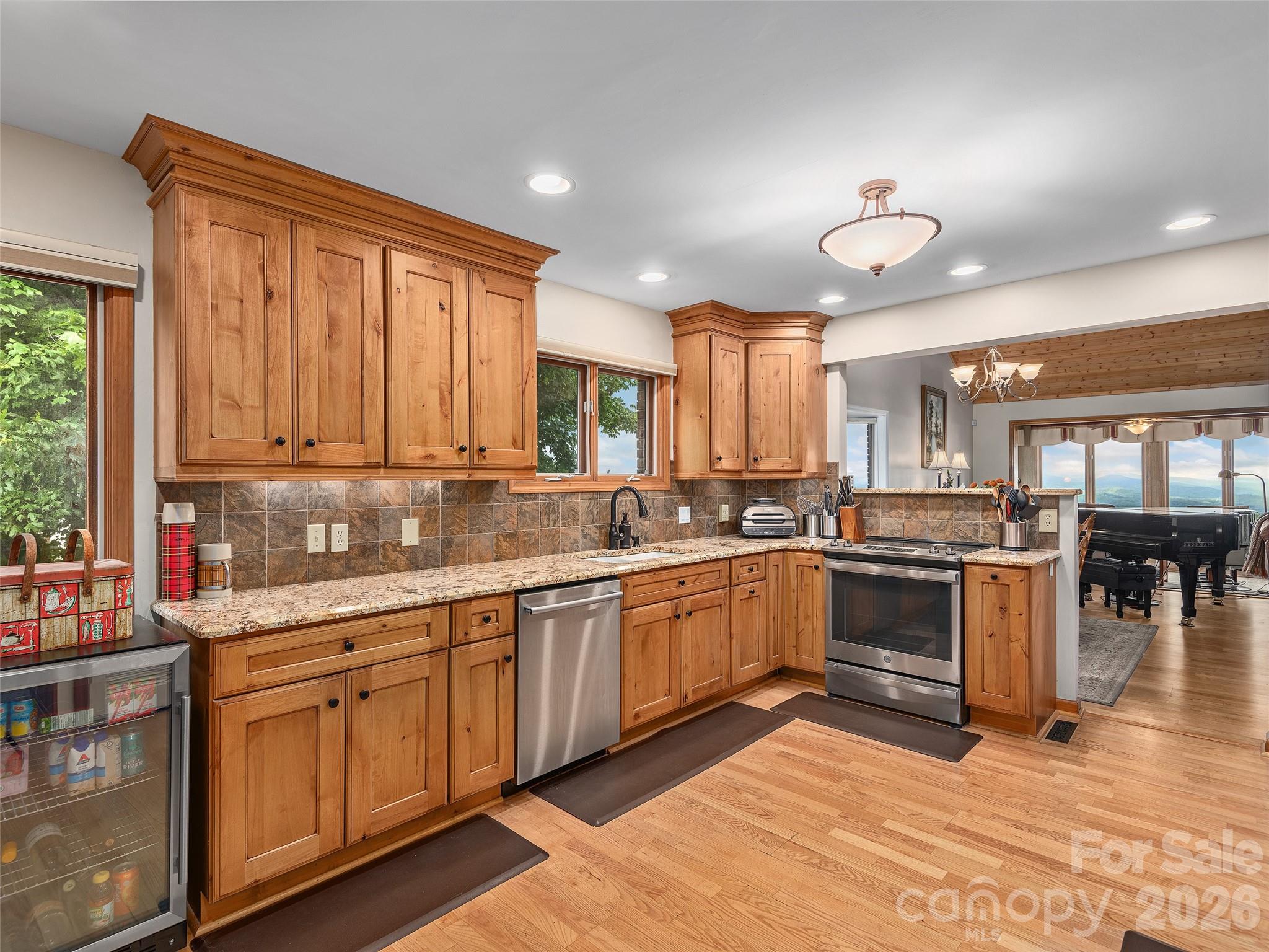 Listing image 14