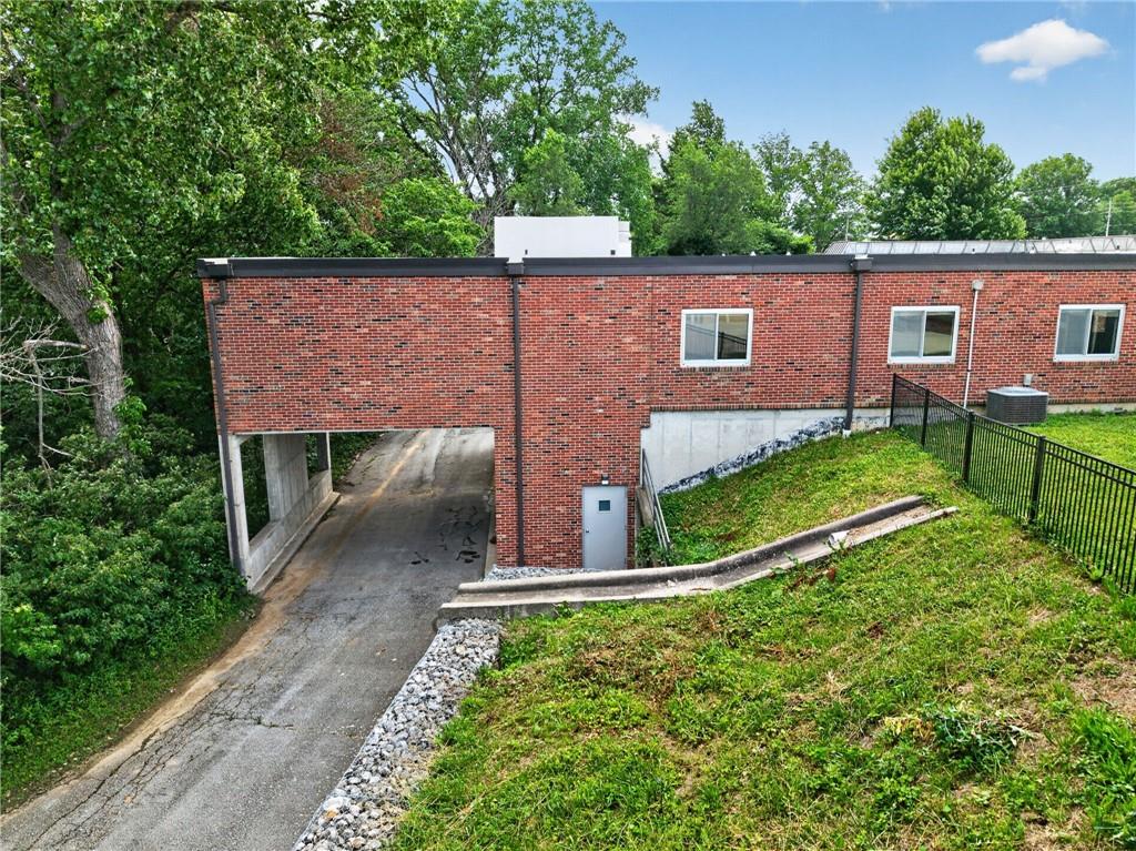 Listing image 68