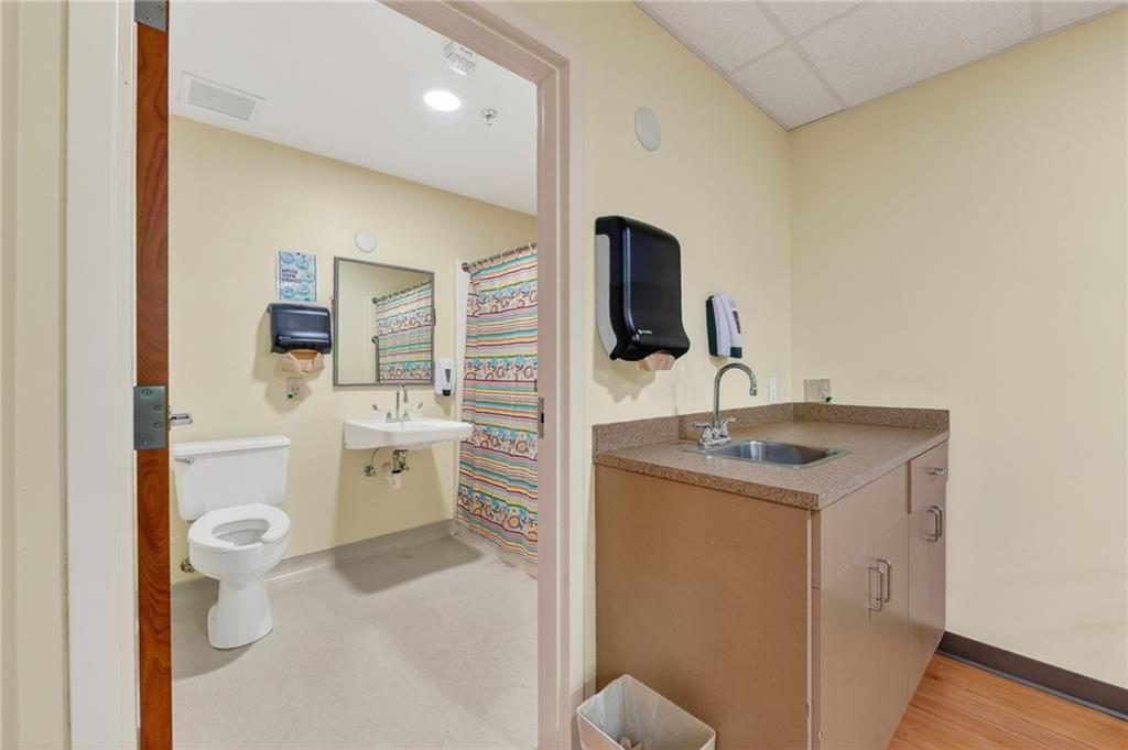 Listing image 52