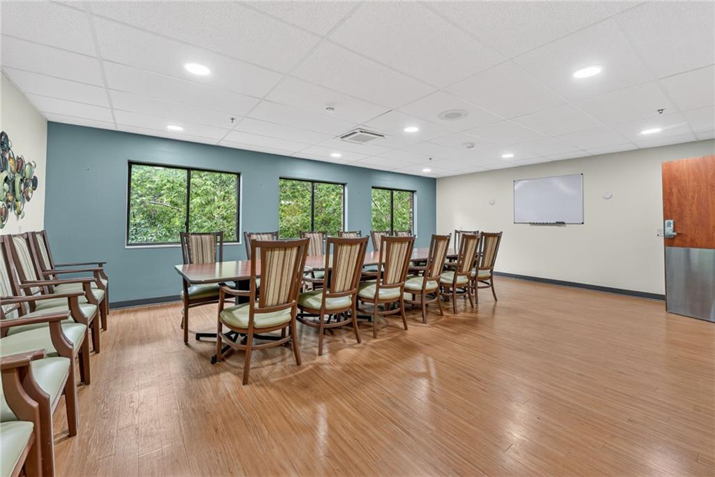 Listing image 53