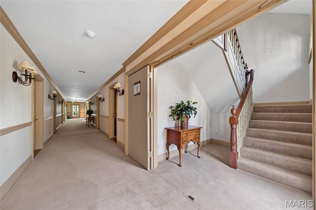 Listing image 64