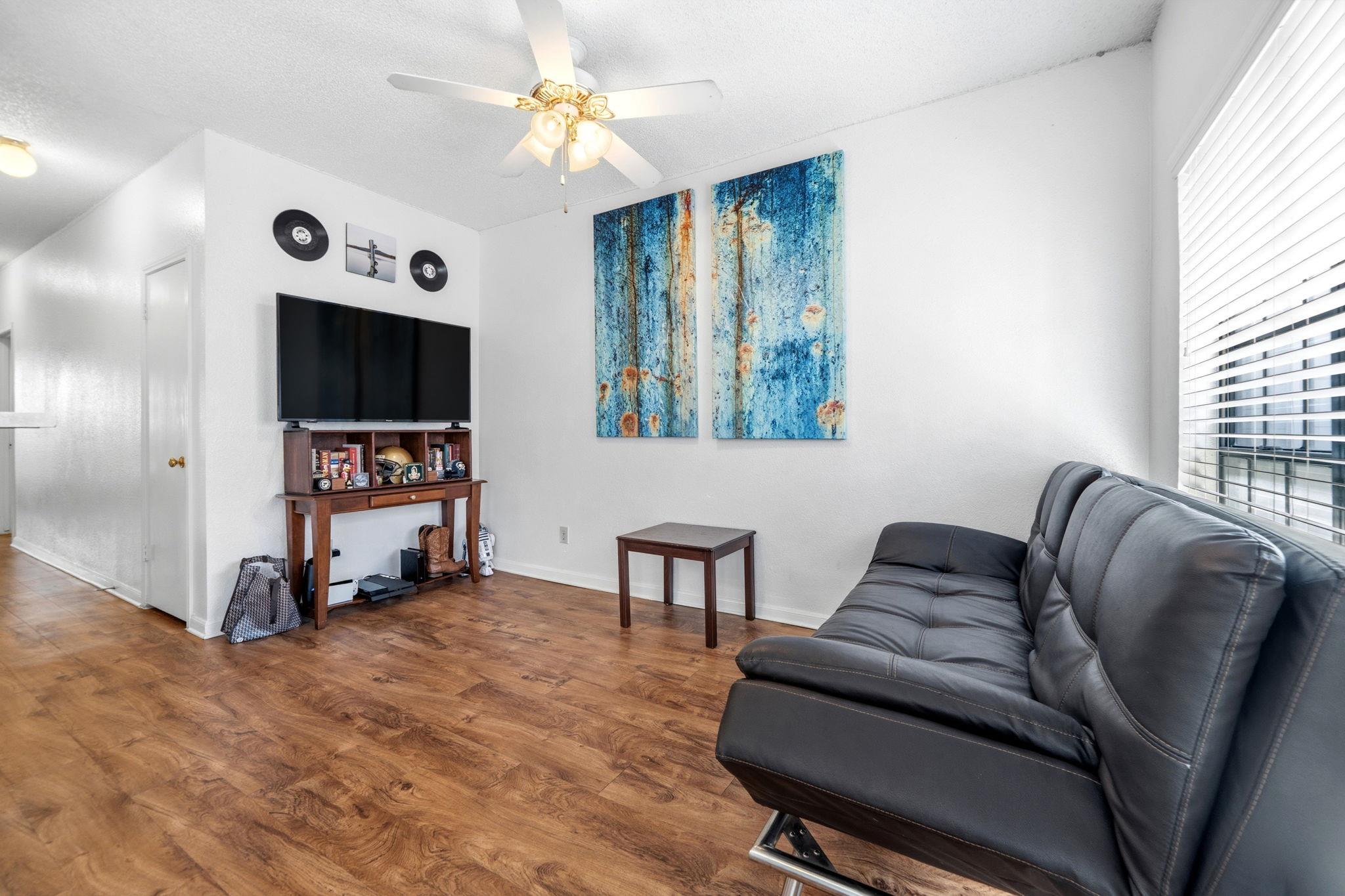 Listing image 6