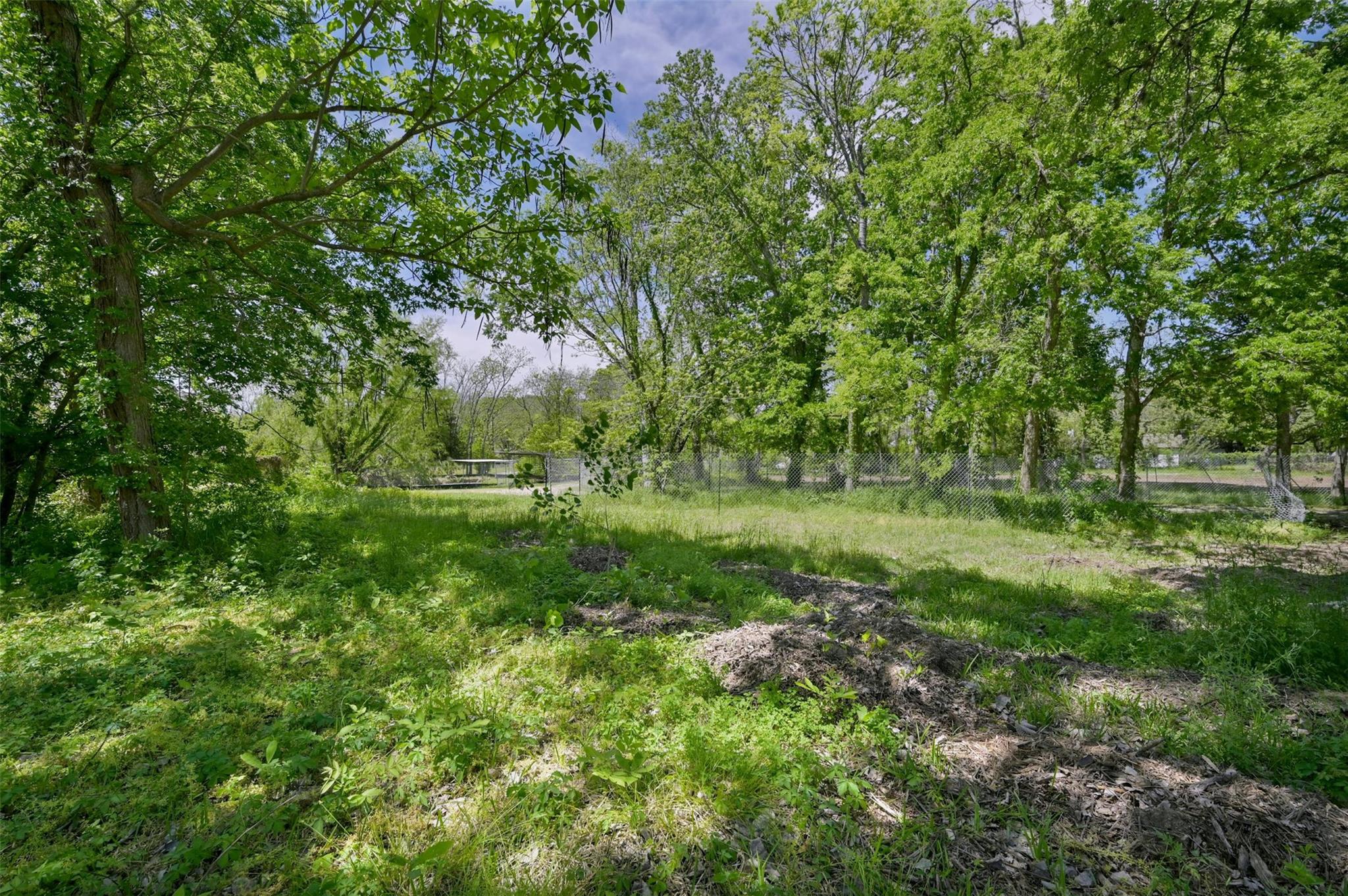 Listing image 24