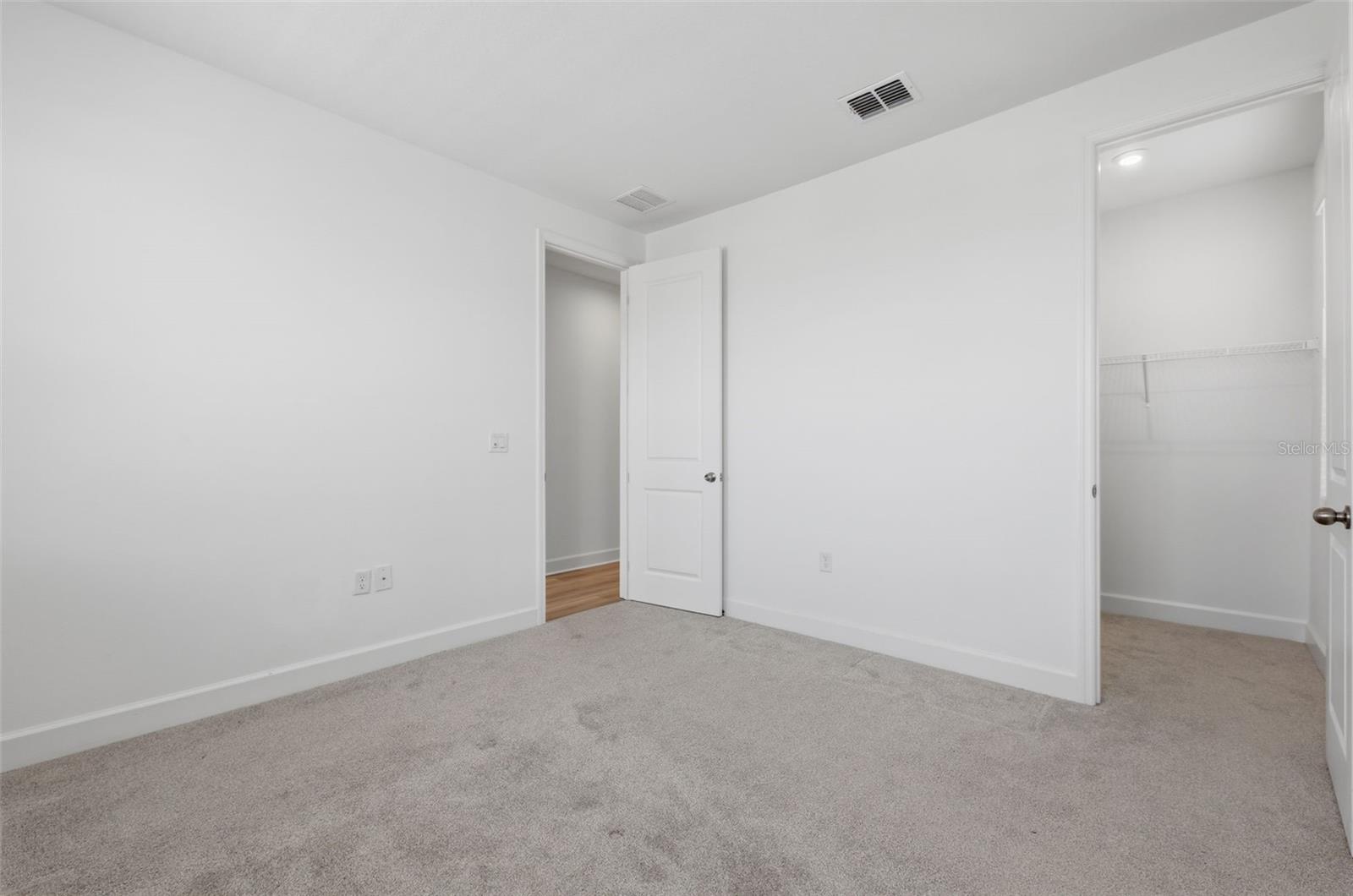 Listing image 24