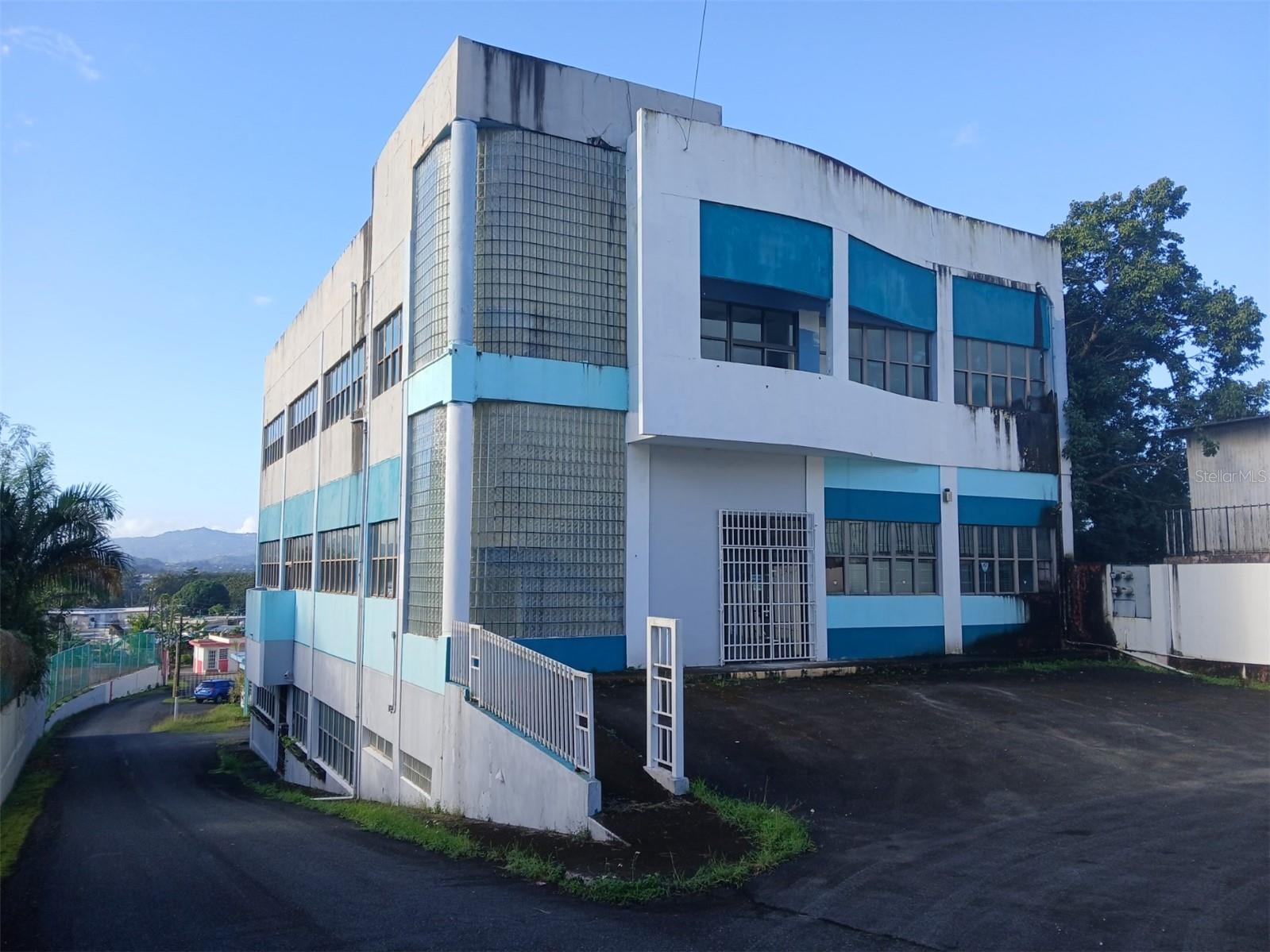 Listing image 1