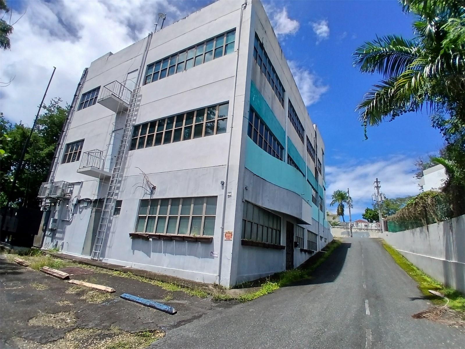 Listing image 4