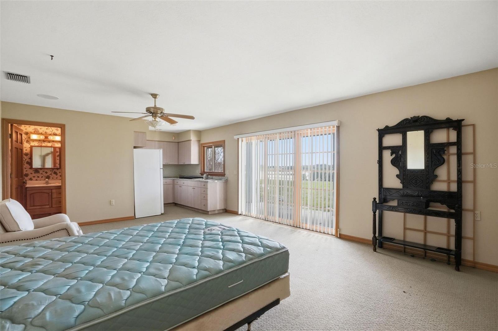 Listing image 56
