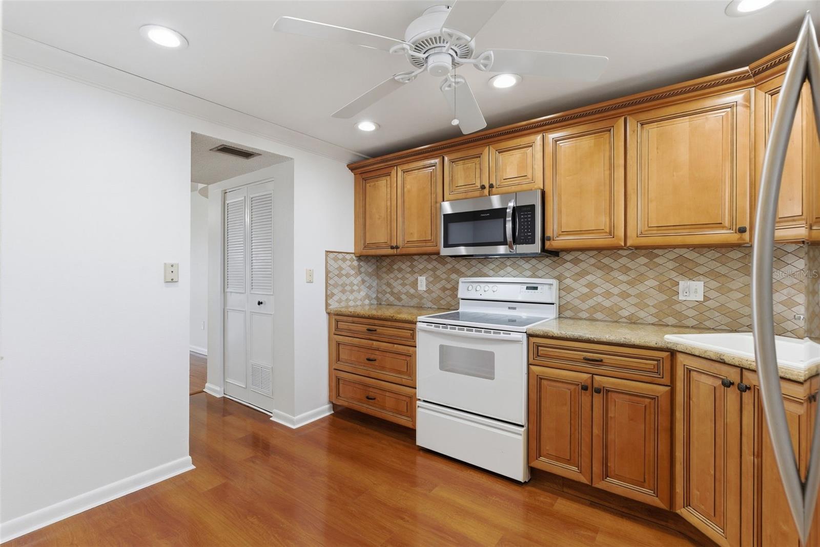 Listing image 6