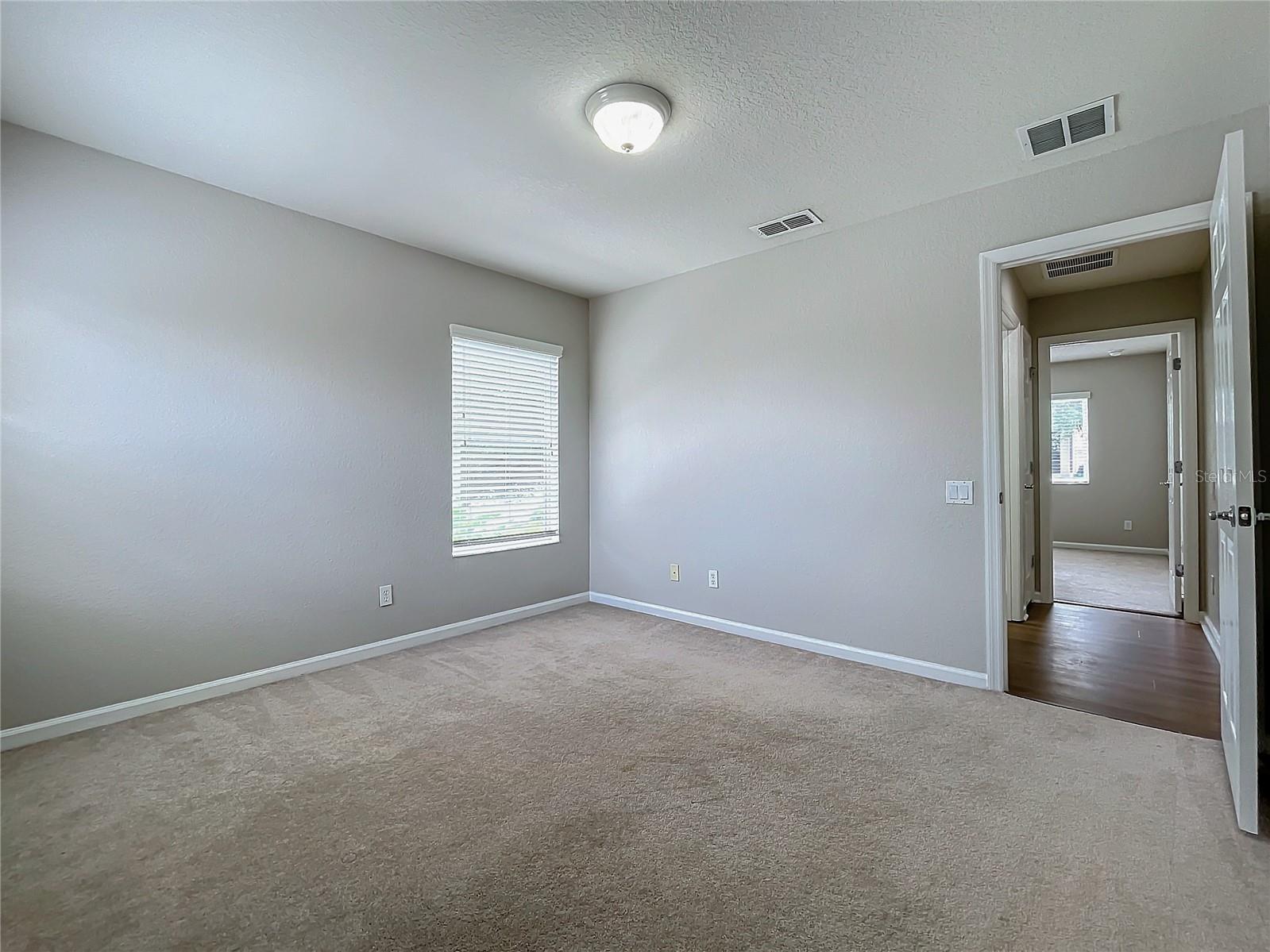 Listing image 50