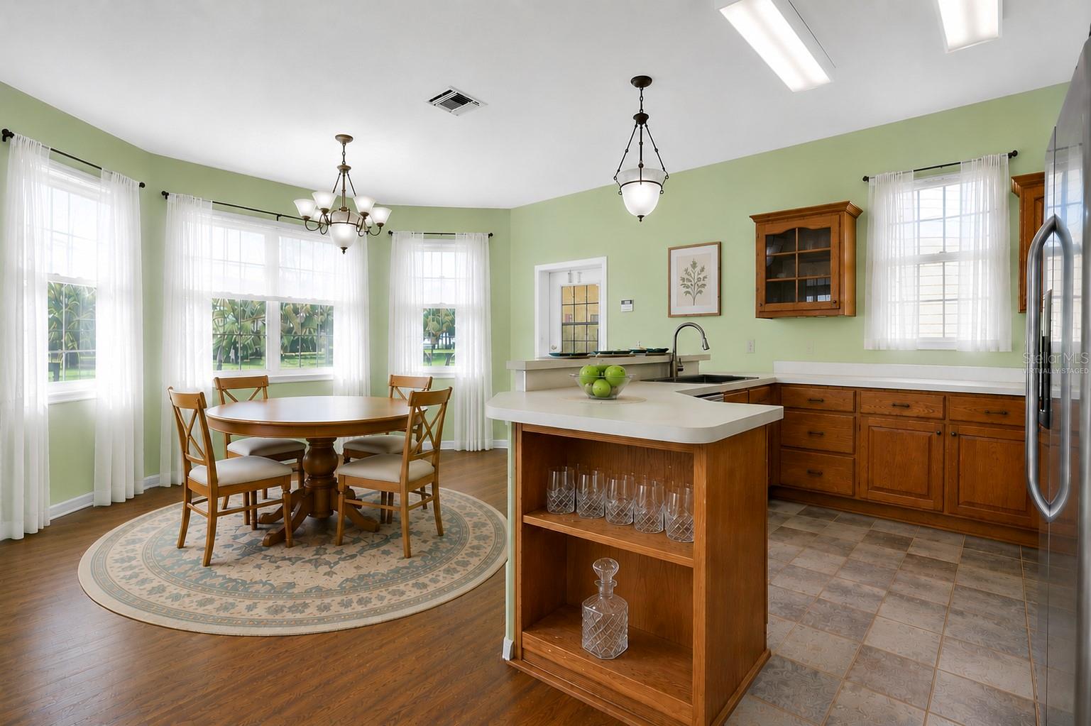 Listing image 1