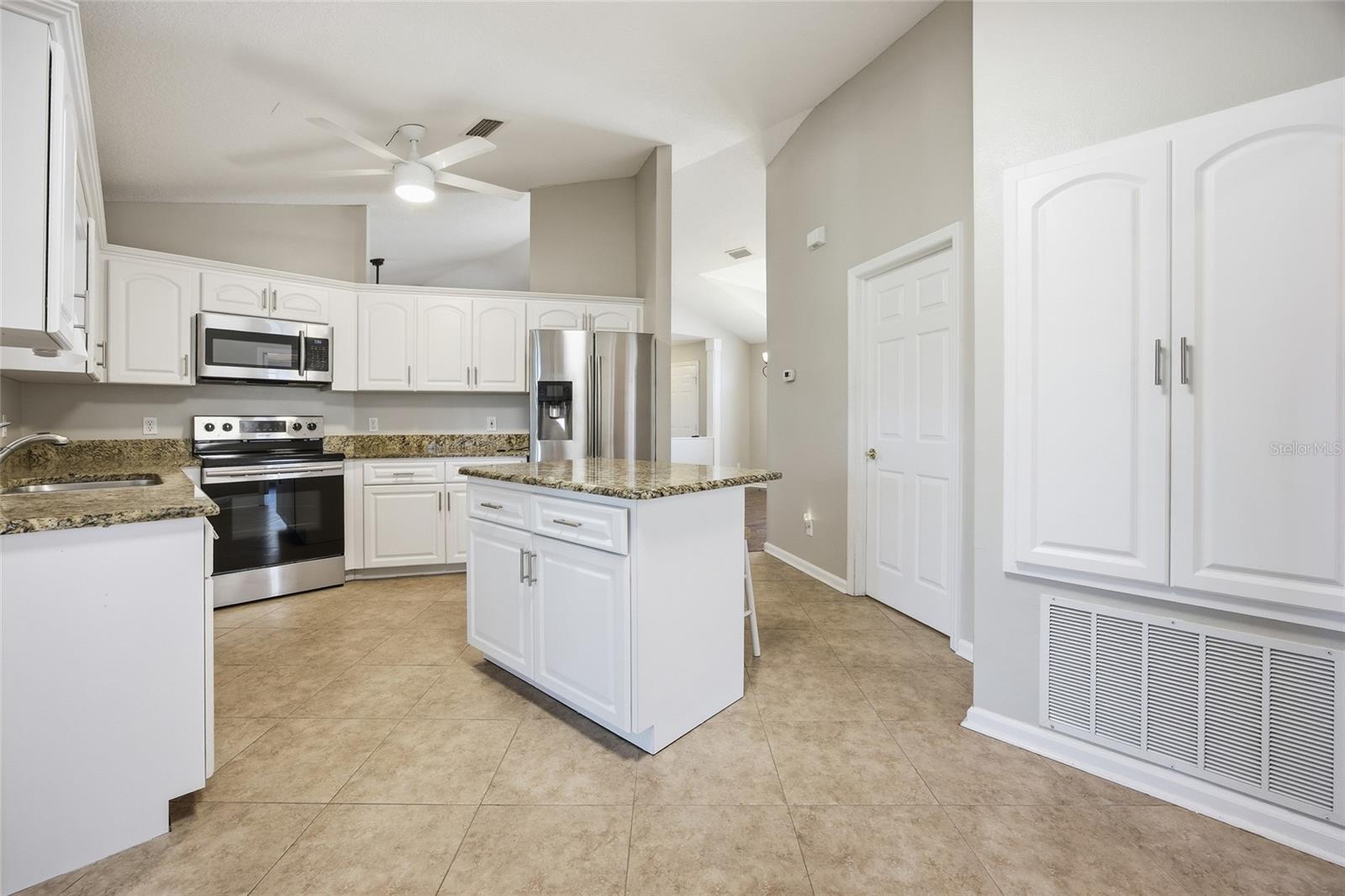 Listing image 11