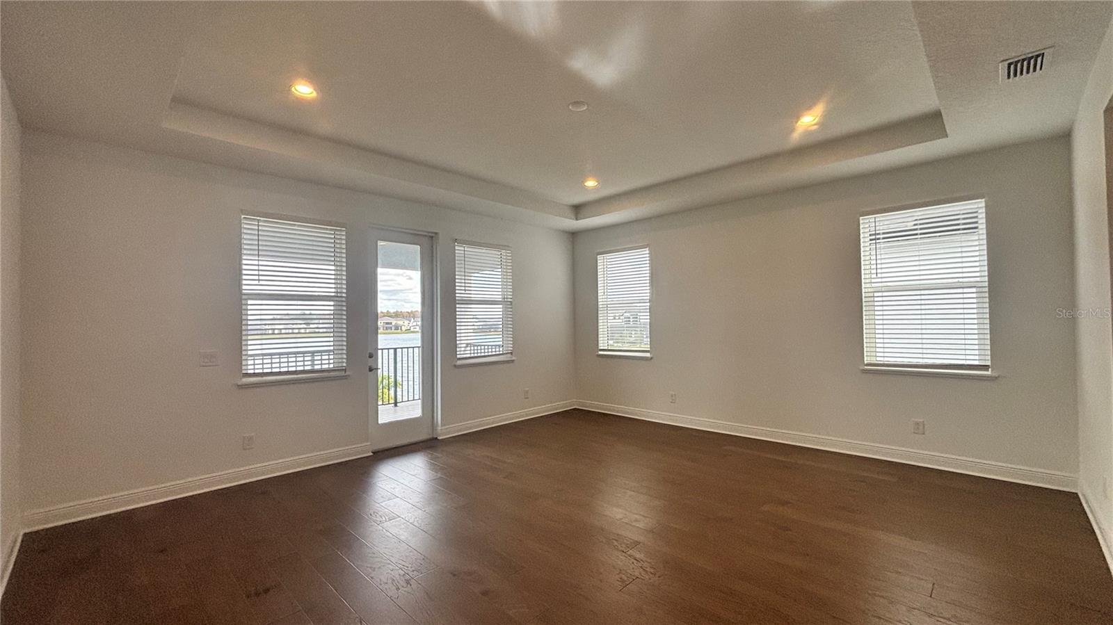 Listing image 52