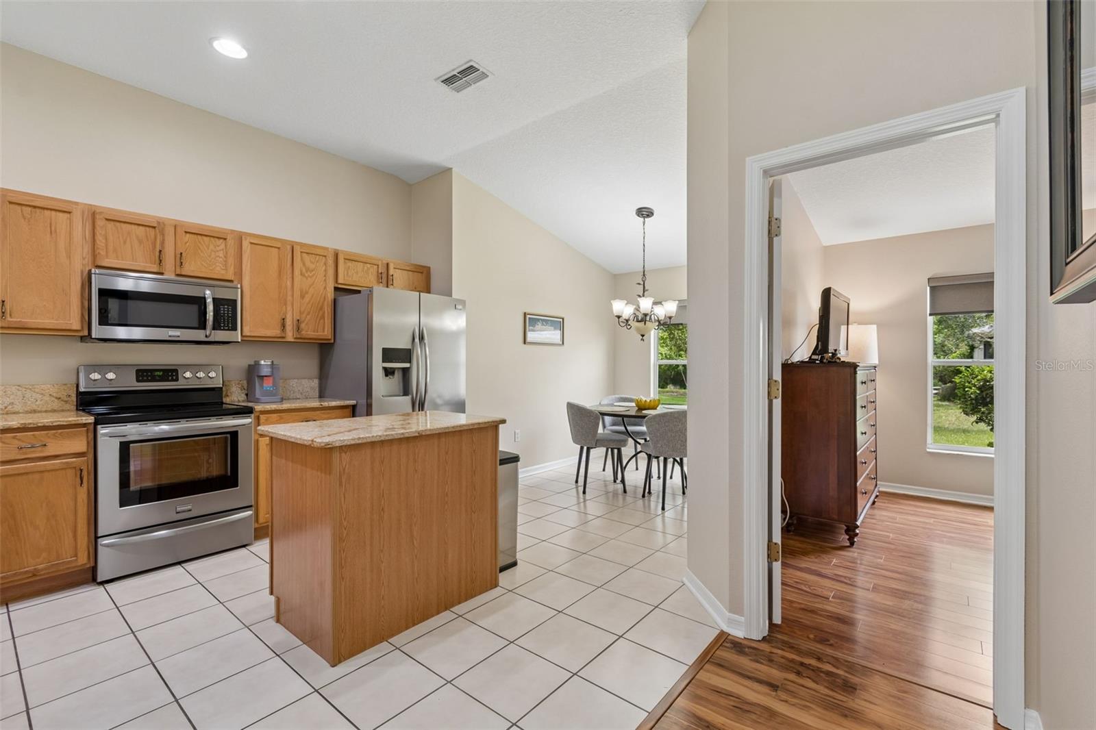 Listing image 5