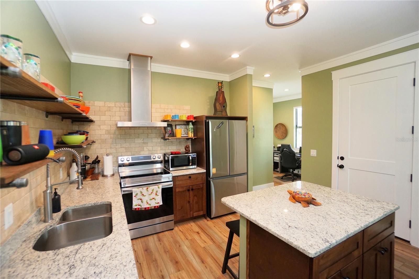 Listing image 15