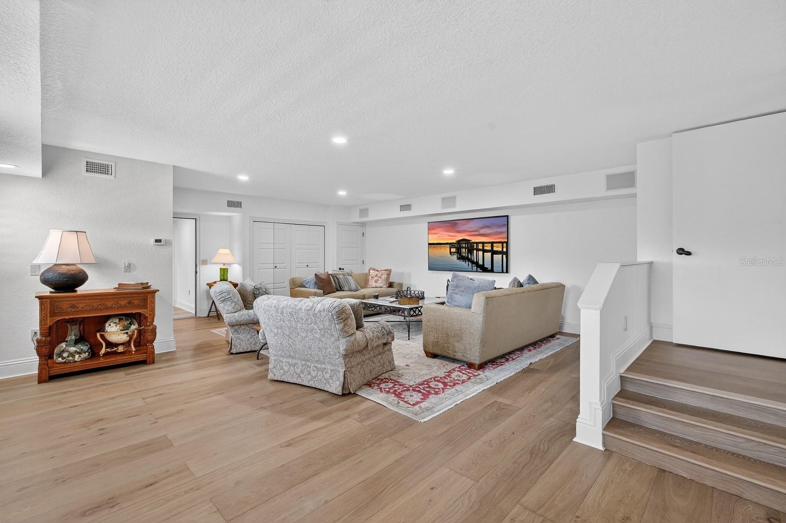 Listing image 56