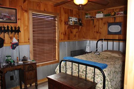 Cabin For Sale In Savannah Near Tn River - image 11