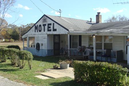 Route 66 Motel and homes - image 11