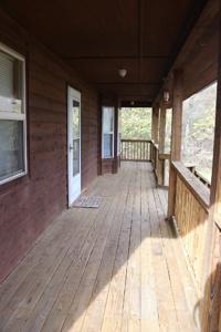 Getaway Cabin in the Ozark Mountains - image 16