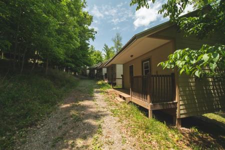 Aquatic Base on Claytor Lake for Sale in Radford Virginia - image 45