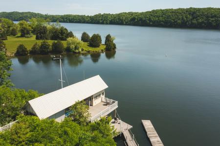 Aquatic Base on Claytor Lake for Sale in Radford Virginia - image 3