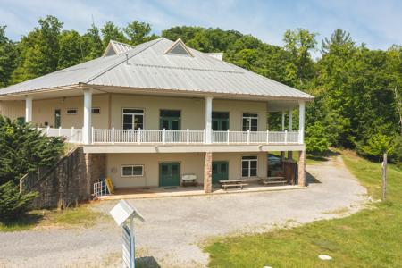 Aquatic Base on Claytor Lake for Sale in Radford Virginia - image 5