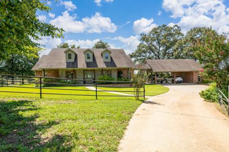 East TX Poultry Breeder Farm & Country Home in Winona Texas - image 14