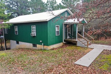 Cabin near Montauk State Park - image 24