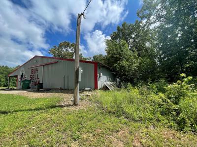 Metal Building on 10 ac on creek for sale Ash Flat, AR - image 15