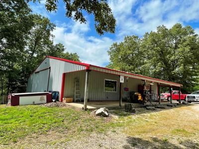 Metal Building on 10 ac on creek for sale Ash Flat, AR - image 17