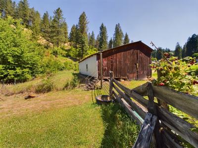 Harpster Idaho Mountain Retreat with Year Round Creek - image 10