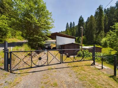 Harpster Idaho Mountain Retreat with Year Round Creek - image 26