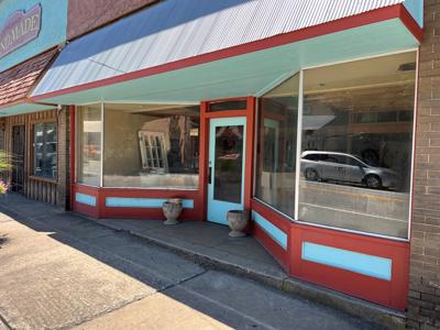 Historic Commercial Building For Sale Leslie, AR - image 1