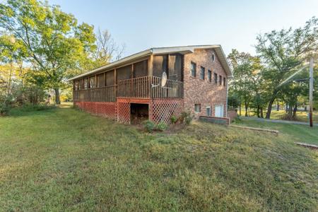 House in Town in Alton Missouri - image 5