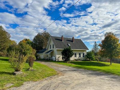 Classic 1870's Cape in the Country - image 5