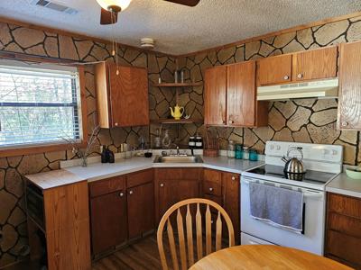 Southeasthern Oklahoma Wister Lake Cabin For Sale - image 8