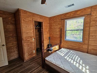 Southeasthern Oklahoma Wister Lake Cabin For Sale - image 12