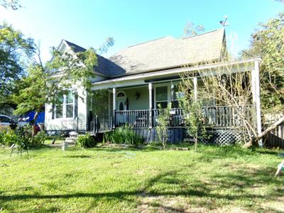 Early Victorian, American Farmhouse For Sale Blossom TX - image 17